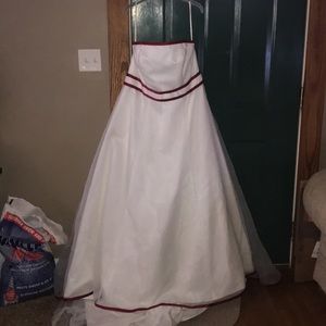 Beautiful Strapless Classic Wedding Gown 20w Firm